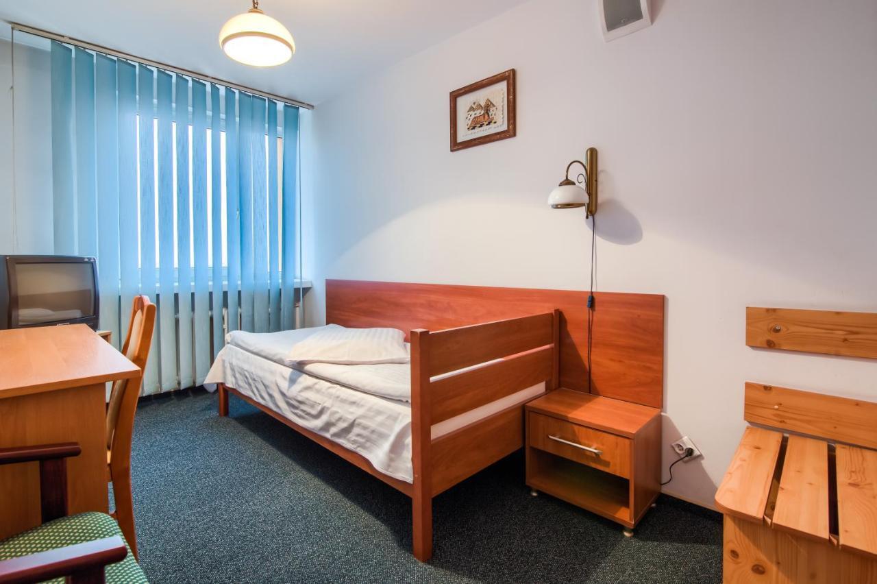 Hotel Konin Konin  Ngoại thất bức ảnh