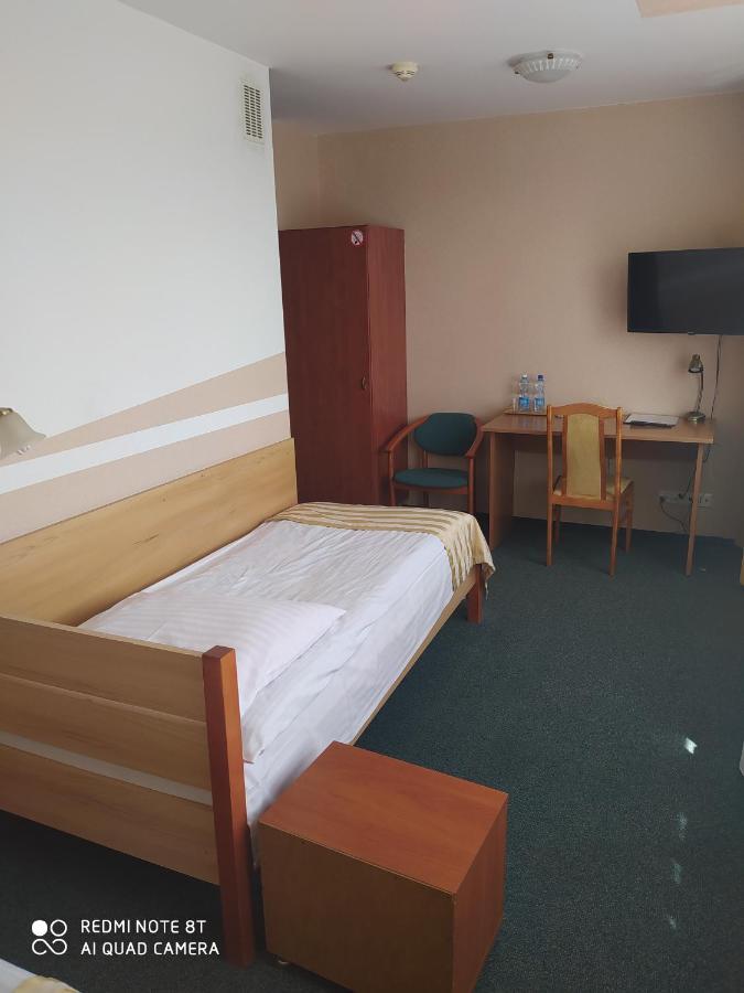 Hotel Konin Konin  Ngoại thất bức ảnh